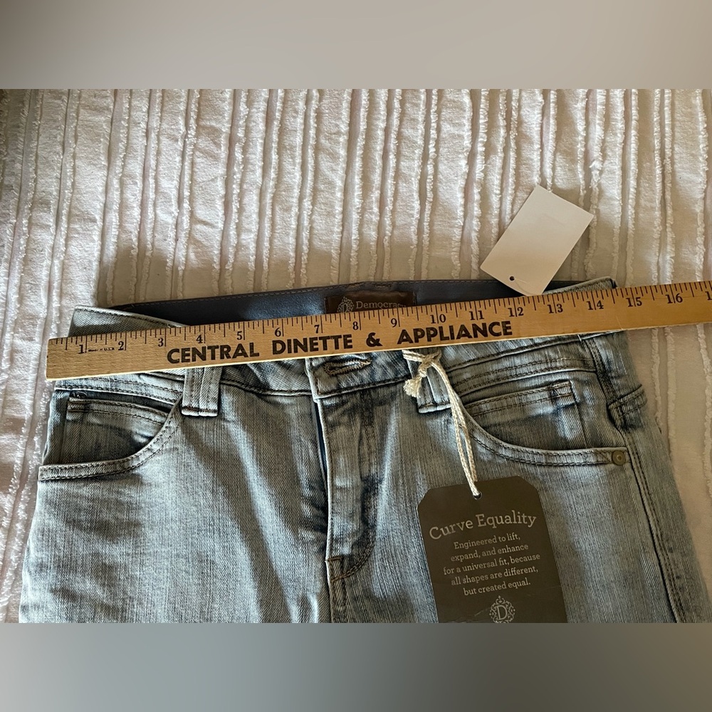Democracy Jeans Size 4 - Picture 10 of 10